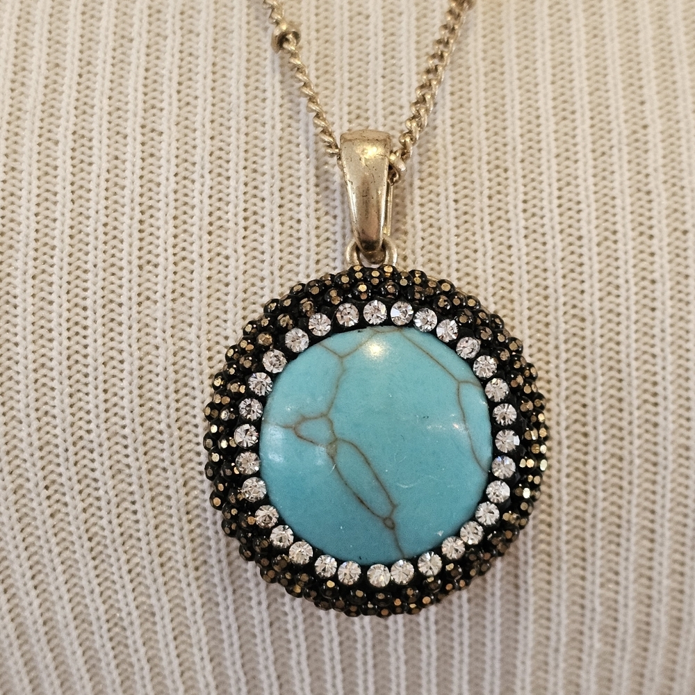 Faux Turquoise Cabochon/Rhinestone Pendant On a Matte Goldtone Necklace - Picture 2 of 6